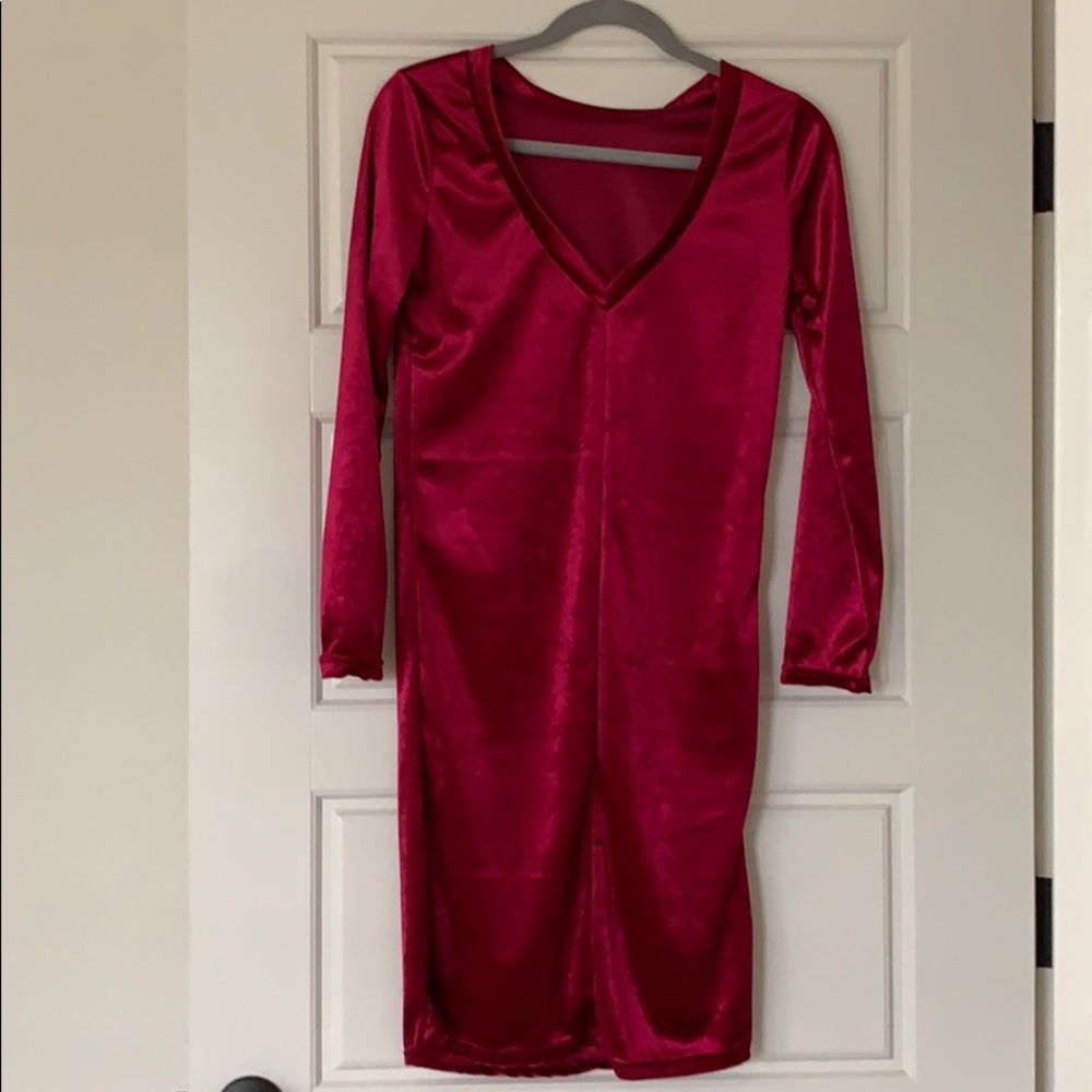 Red velvet dress with sleeves